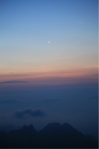 推动足球进程对从事国际足球的比赛性造成了明显影响